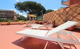 La Terrazza Parco Lauro Apartment